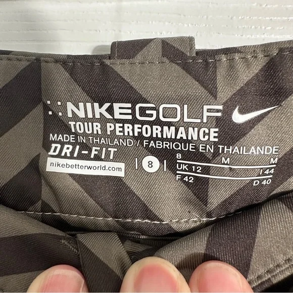 Nike Golf Tour Performance size 8 shorts, brown/black, pink swoosh, athletic - Picture 3 of 10